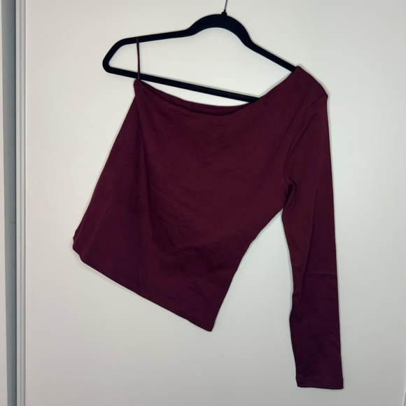 KOTN - One-Shoulder Long-Sleeve Top KOTN - NEW - Picture 3 of 6